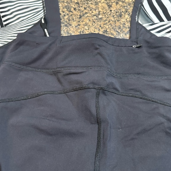 Nike Sport Crop Workout Pants - Picture 4 of 6